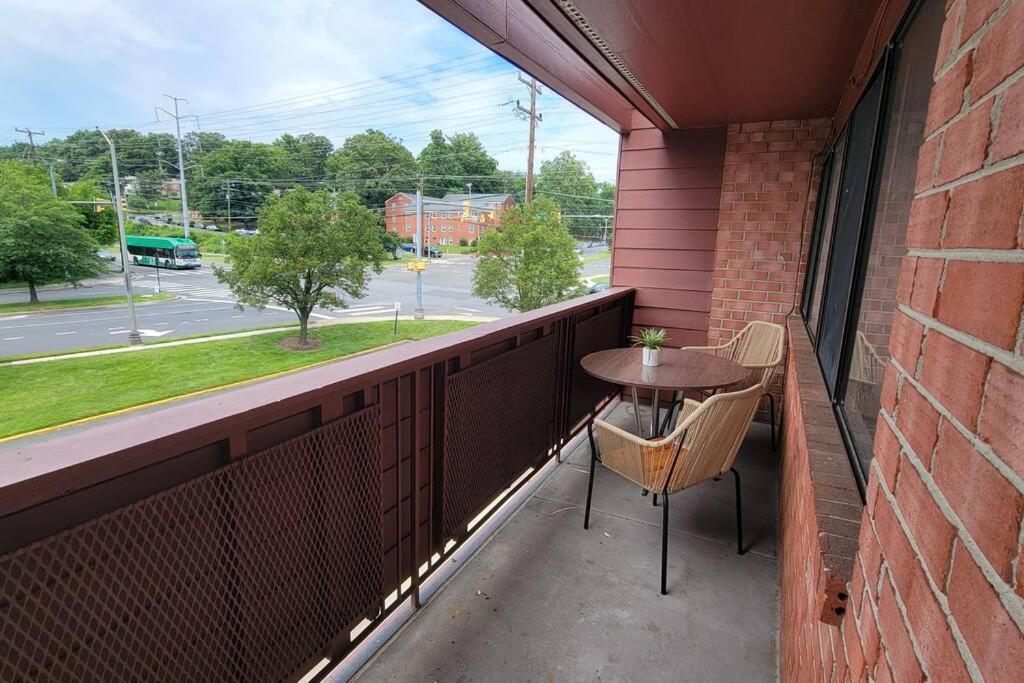 Apartment, One Bedroom Arlington