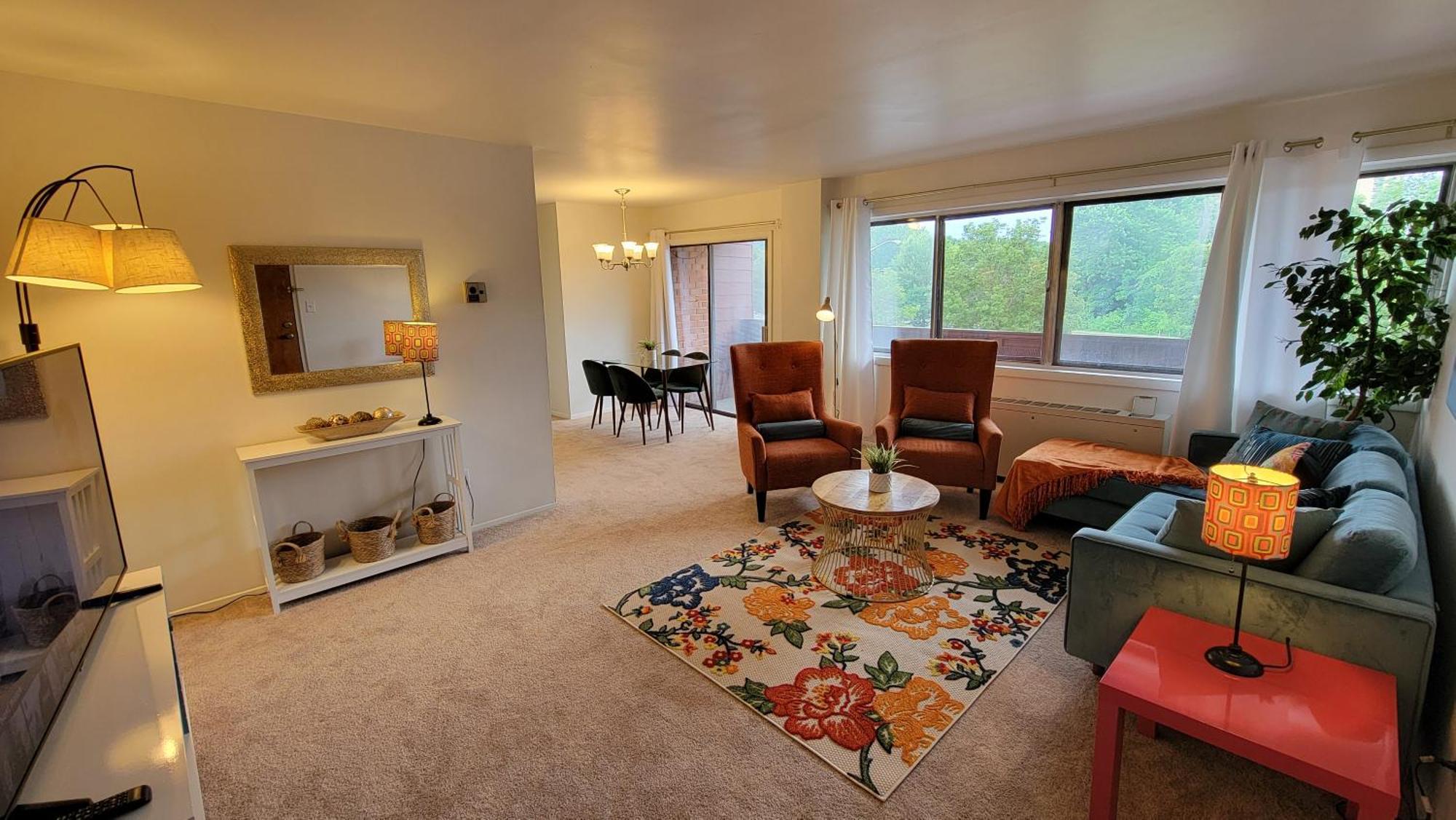 Apartment, One Bedroom * Arlington